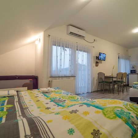 Studio Apartments Ante Rakovica Eksteriør billede