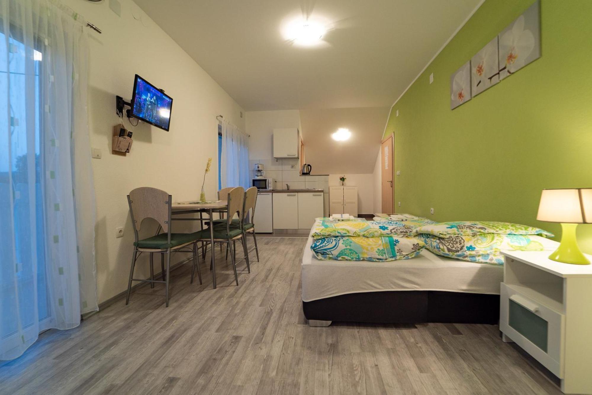 Studio Apartments Ante Rakovica Eksteriør billede