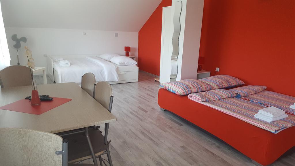 Studio Apartments Ante Rakovica Eksteriør billede
