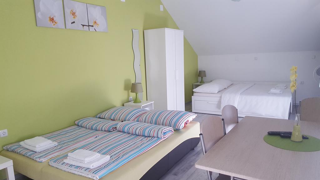 Studio Apartments Ante Rakovica Eksteriør billede