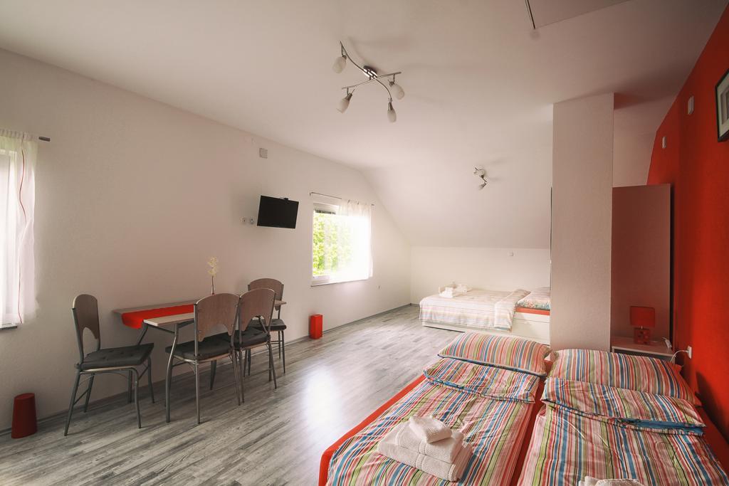 Studio Apartments Ante Rakovica Eksteriør billede