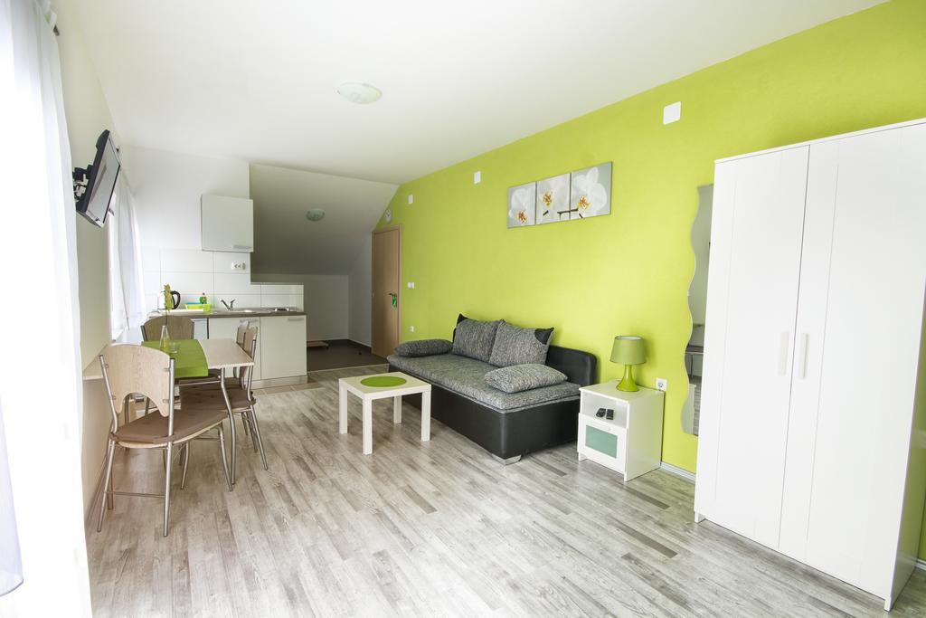 Studio Apartments Ante Rakovica Eksteriør billede